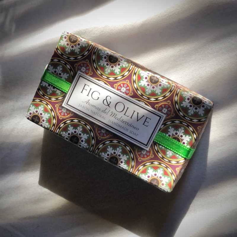 Fig & Olive handmade soap from the Modernist Tiles collection with fig and olive fragrance