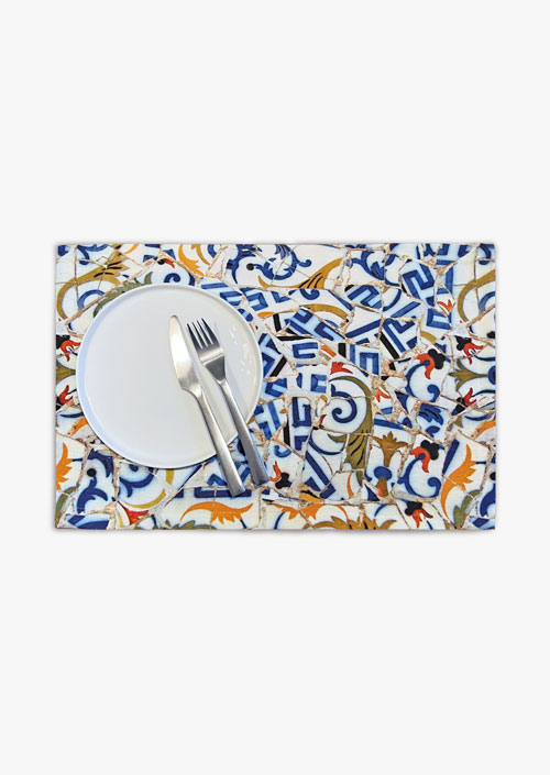 Placemat in cotton fabric with modernist trencadís print