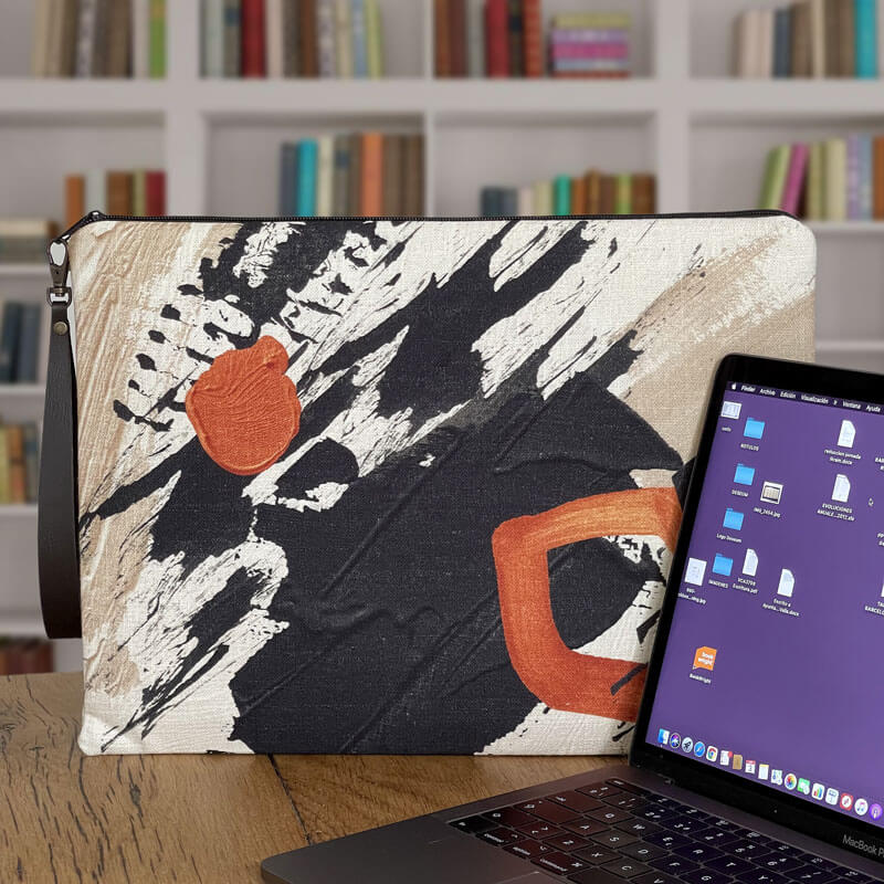 An elegant way to always carry your laptop with you