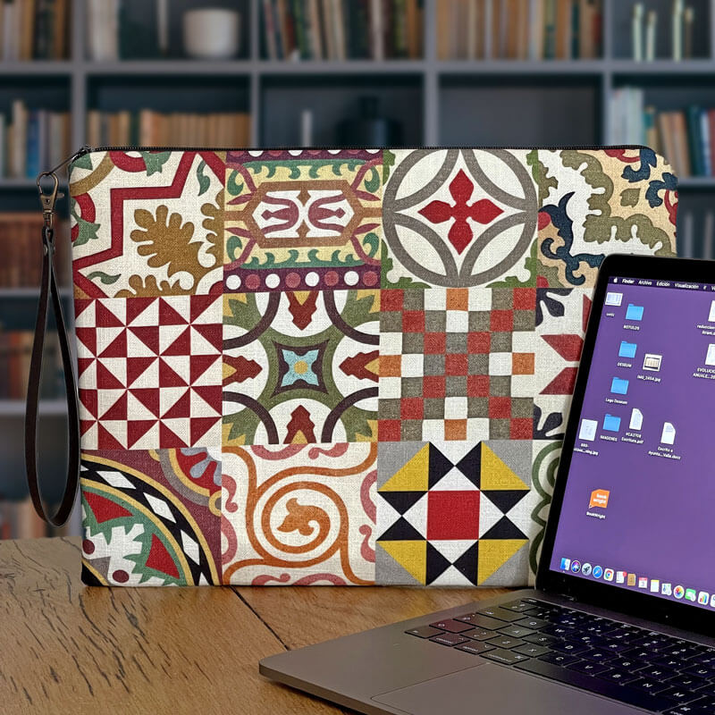 An elegant way to carry your laptop with you