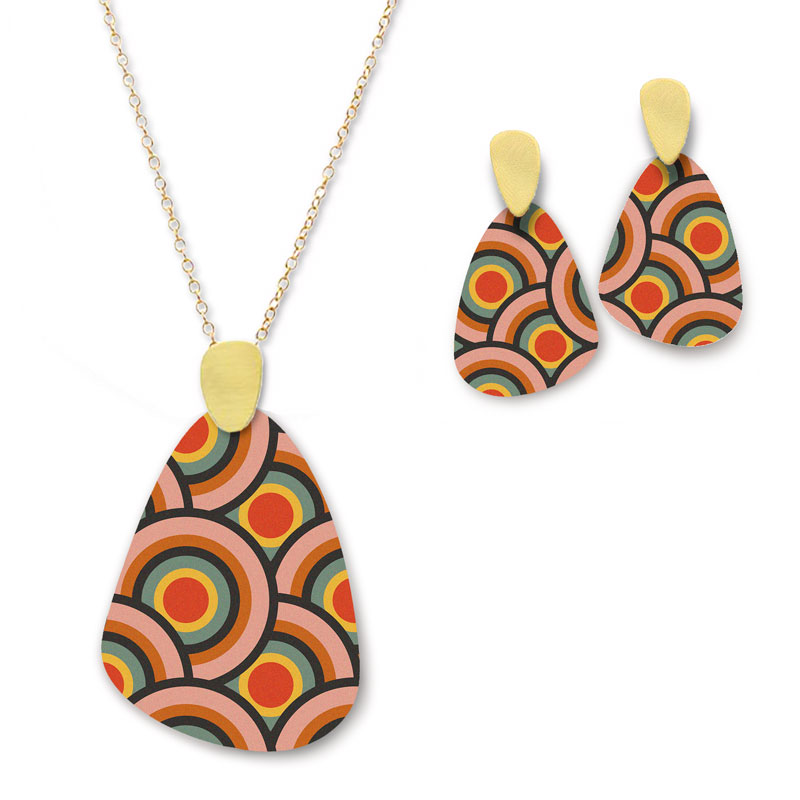 Set of pendants and earrings inspired by the 70s