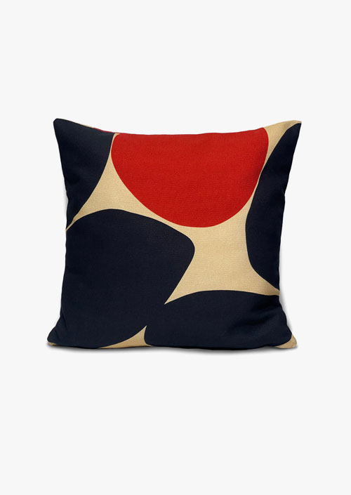 Cotton cushion cover with rounded shape design